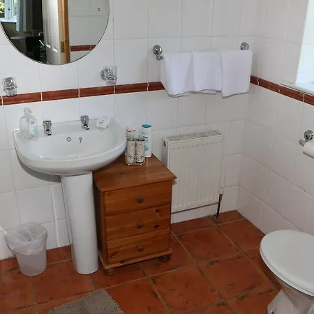 Alojamento de Acomodação e Pequeno-almoço Rockfield House 2*