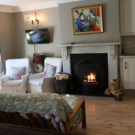 Rockfield House Bed & Breakfast 2*