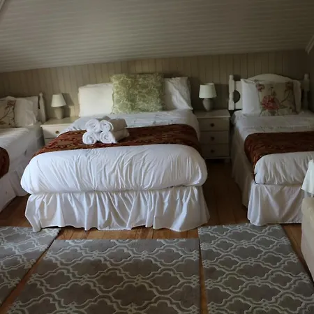 Bed & Breakfast Rockfield House